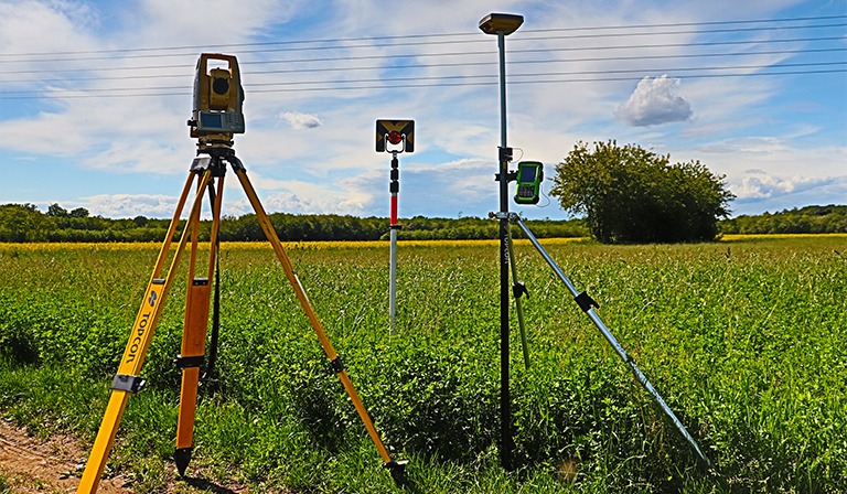 Pratiche catastali e rilievi topografici